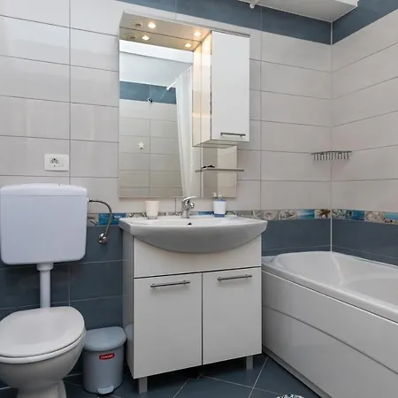 Apartament With Parking Space Dugi Rat, Omis - 19516 Dugi Rat